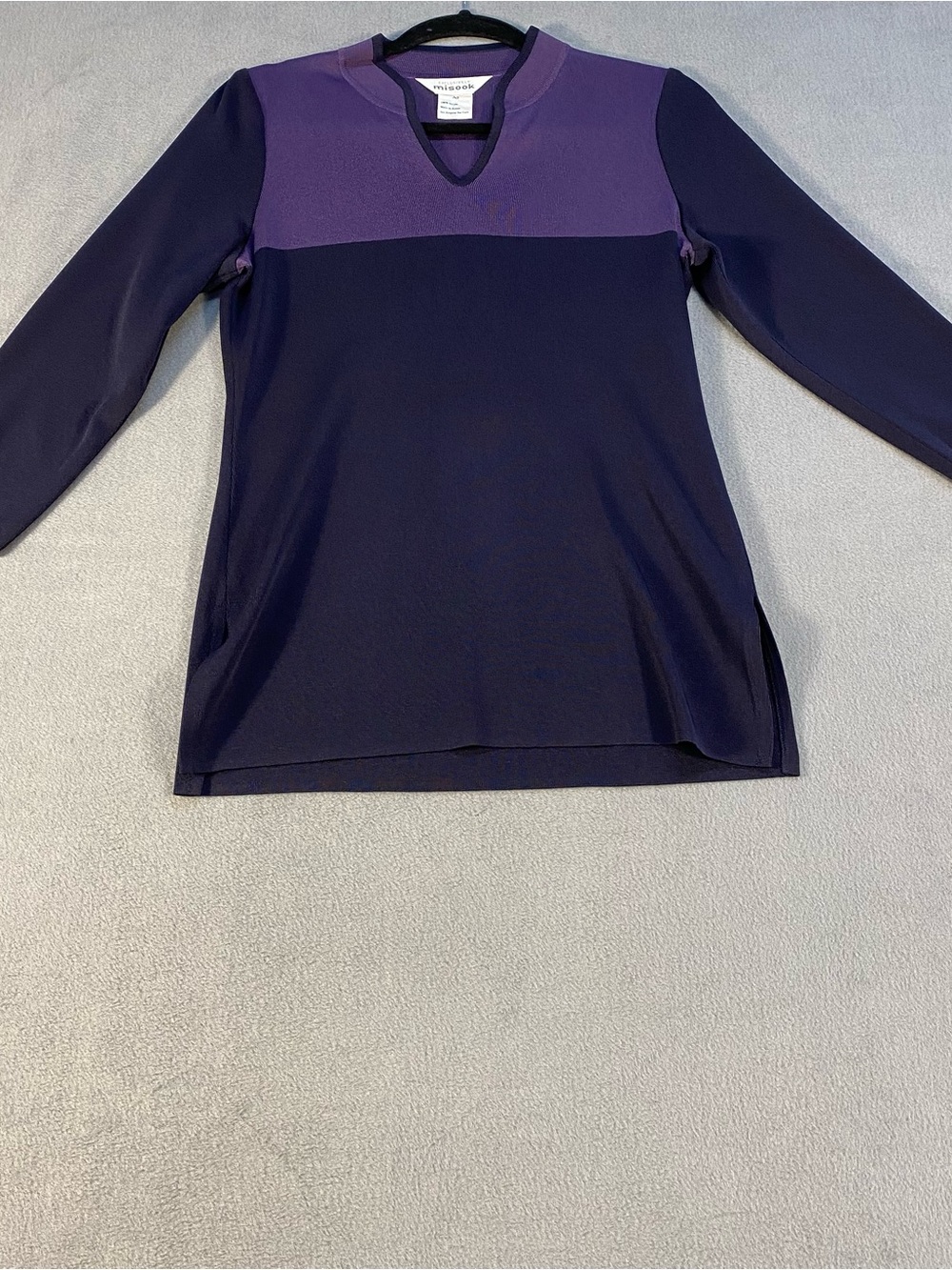 Exclusively Misook women’s Purple & Navy Colorblock 3/4 Sleeves knit sweater, XS
